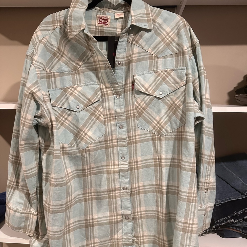 Levi button down - Picture 3 of 3